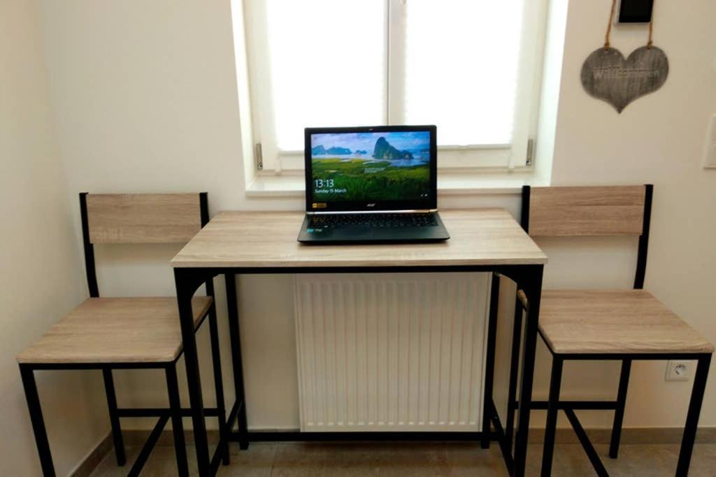Pearl Studio Apart - King Bed - Netflix - Projector - Fast Wi-Fi Trier Eksteriør billede